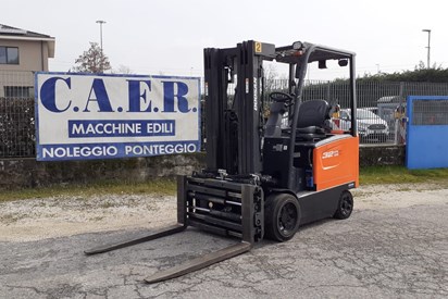 Carrello Elevatore Elettrico DOOSAN BC 32 S-7