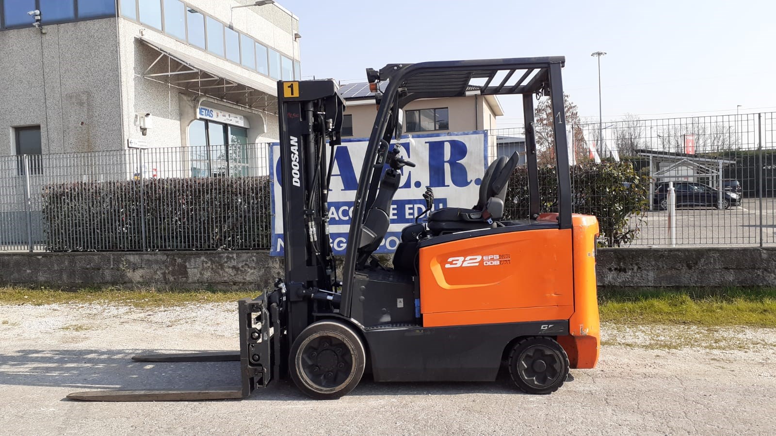 Carrello Elevatore Elettrico DOOSAN BC 32 S-7